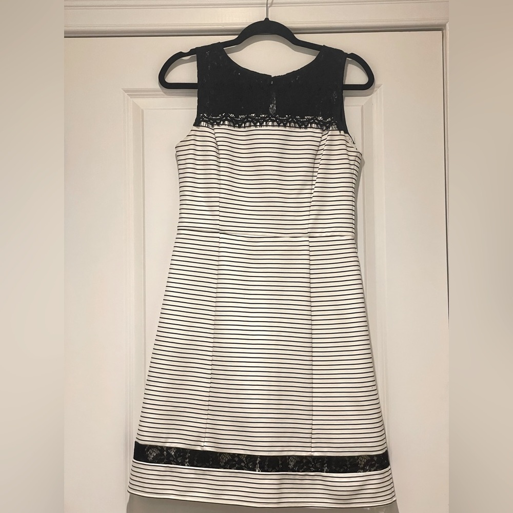 Just Taylor Lace Detailed Striped Dress